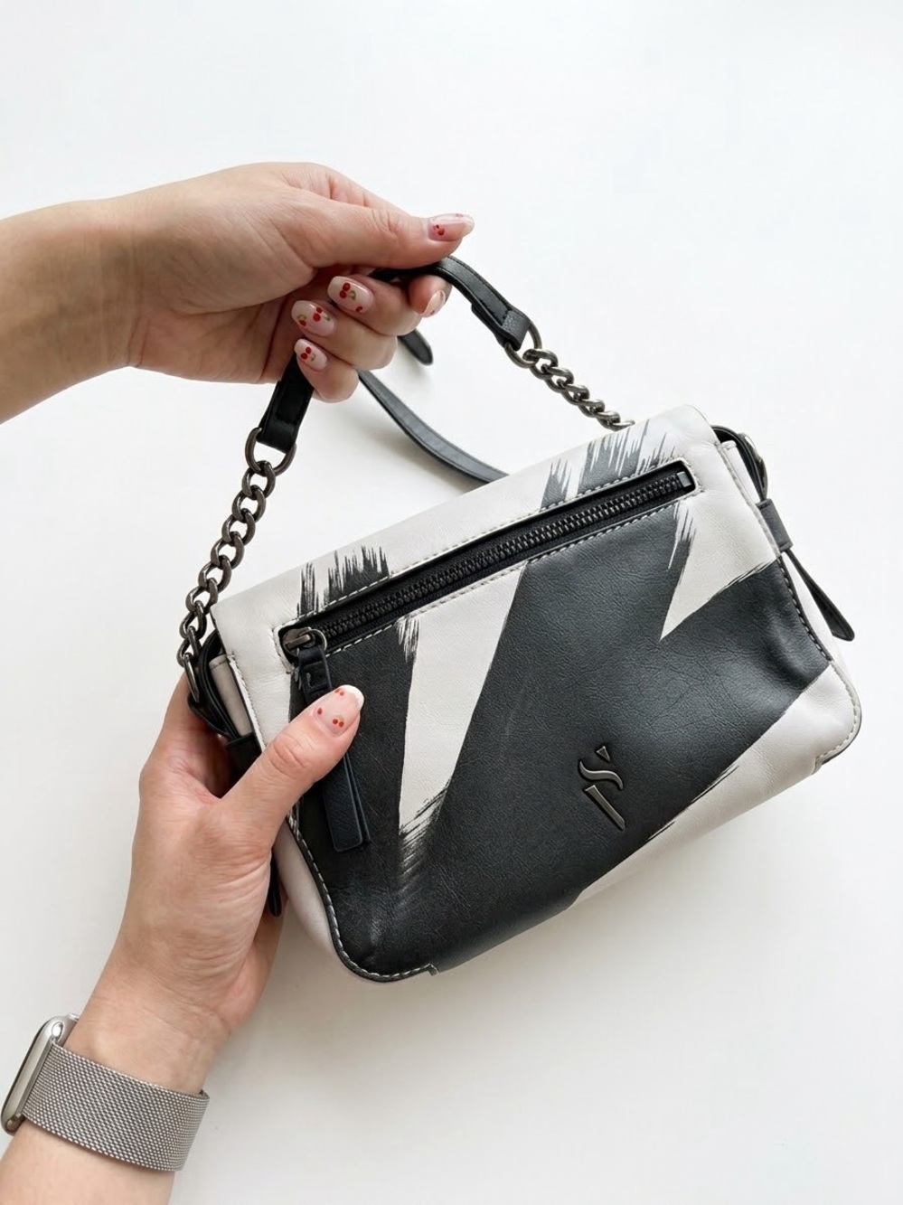 Simply Vera Wang Sintra Abstract Brushstroke Crossbody Bag Vegan Faux Leather